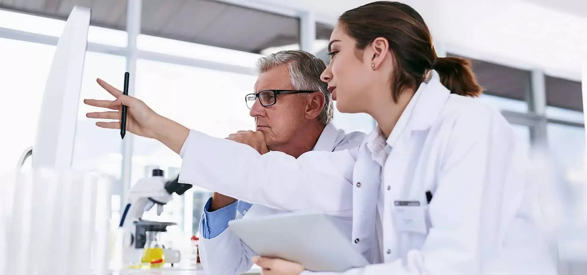 1_Specialized-consultants-or-scientists-in-regulatory-activities-1920x900-1